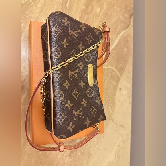 Louis Vuitton Pochette Liv - Picture 2 of 16